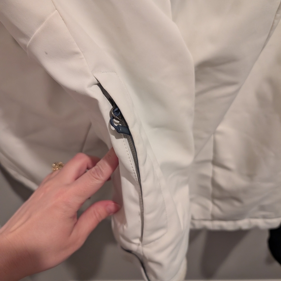 The North Face Men's White Jacket - Picture 5 of 8